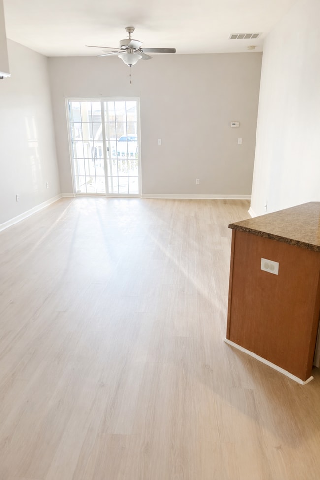 Building Photo - 6421 Brookfield Ct Dr