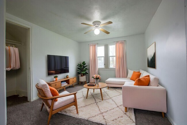 Building Photo - 5604 S 36th St