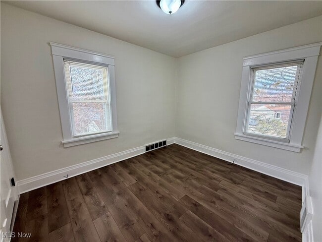 Building Photo - 4706 E 93rd St