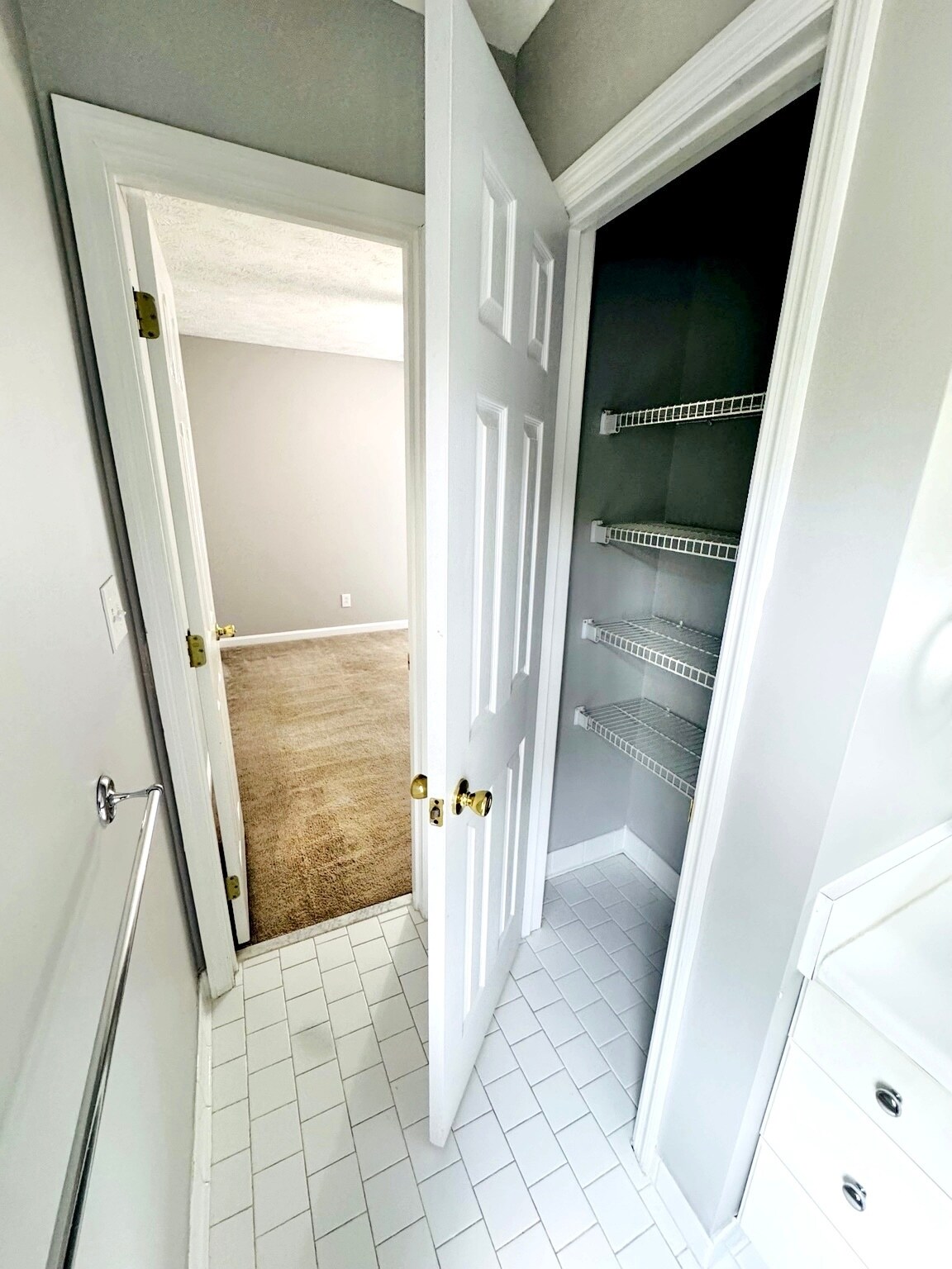 Building Photo - 5551 Robmont Dr