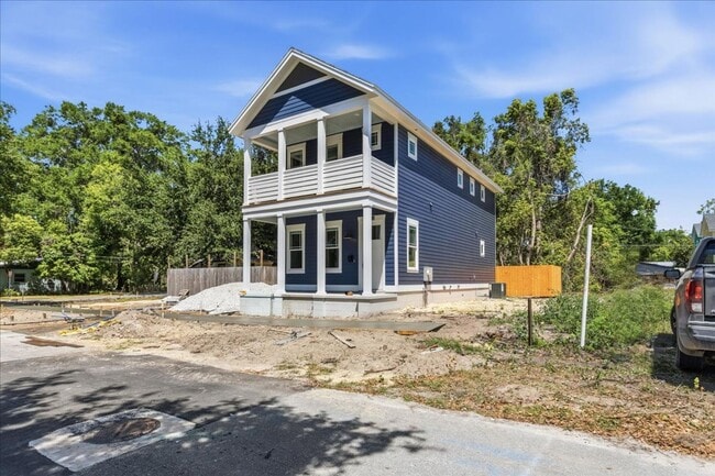 Building Photo - 516 SW 7th Pl