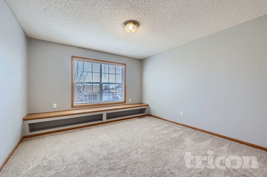 Building Photo - 4527 Mason Ave NE