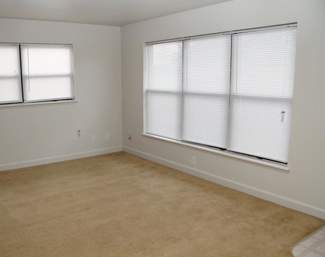 Living Room - 51 Skytrain Dr