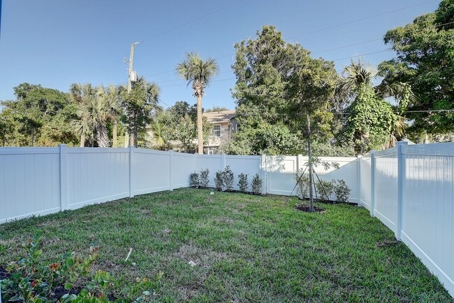 Building Photo - Frederick Isles Townhomes - Delray Beach