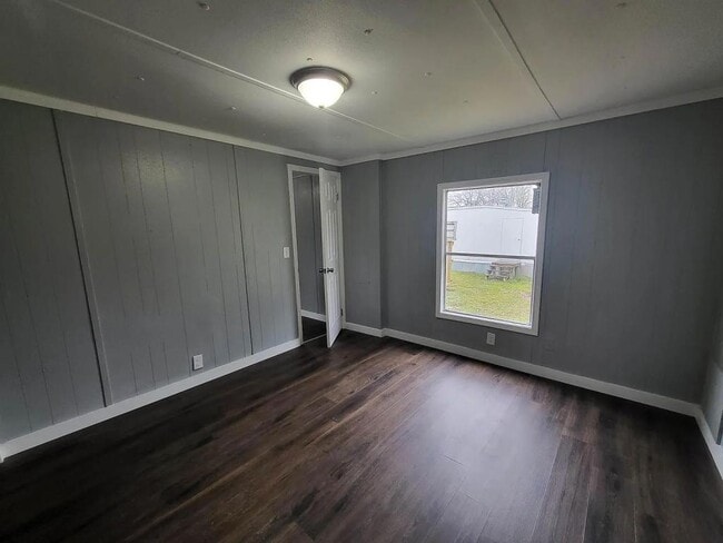 Building Photo - 814 S Kern Ave