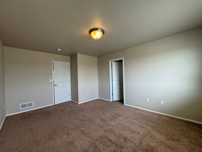 Building Photo - Great House in Rigden Farms