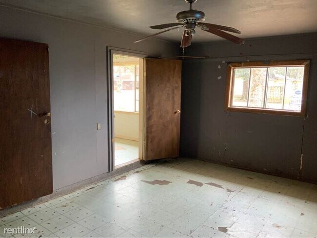 Building Photo - 3 br, 1 bath House - 600 Thurman St A Unit A