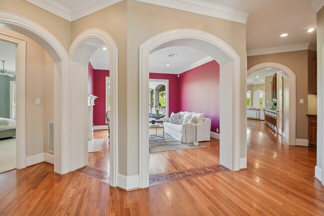 Building Photo - 2 Wilmington Ct