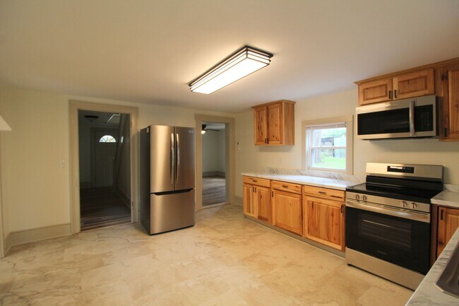 Building Photo - 56 Grindstone Rd
