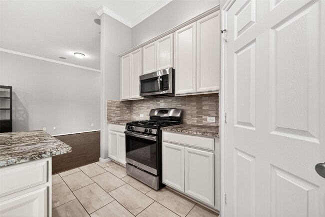 Building Photo - 3854 Fleetwood Falls Ln