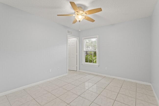 Building Photo - 6548 Swissco Dr