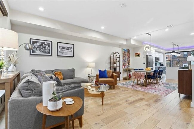 Building Photo - 5228 Dresden Wy