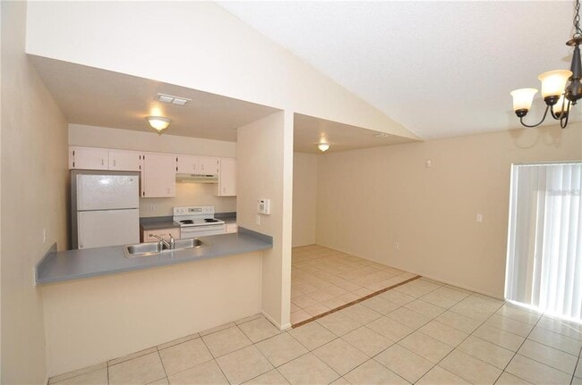 Building Photo - 400 Red Hawk Loop