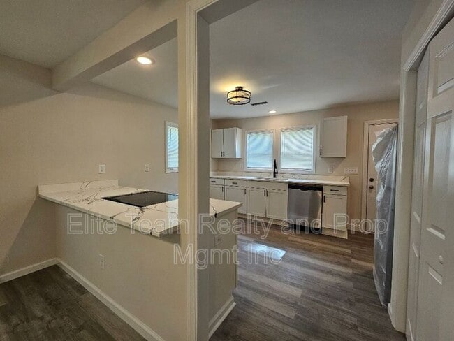 Building Photo - 2507 Moreland St