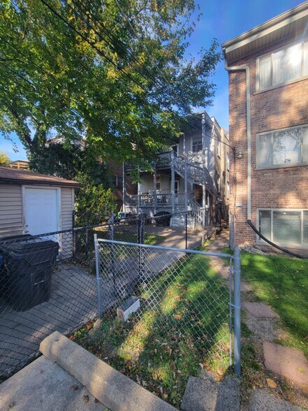 Building Photo - 720 Mulford St