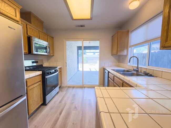 Building Photo - 3 Bedroom, 2 Bath Chico Home!