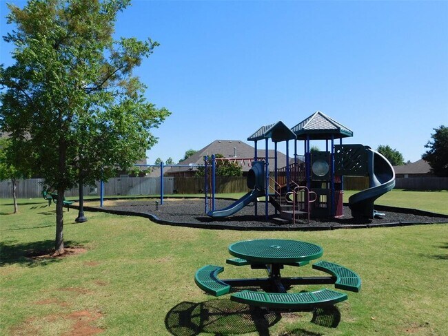 Building Photo - 1725 NW 185th St