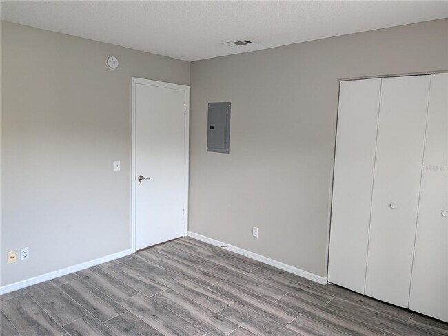 Building Photo - 1020 Howell Ave