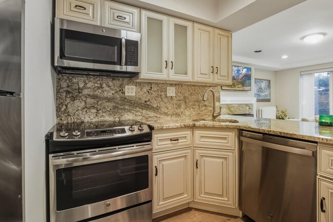 Building Photo - 2619 Woodley Pl NW