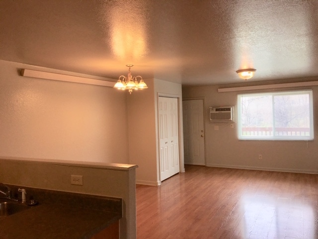 Building Photo - 811 Mallow St