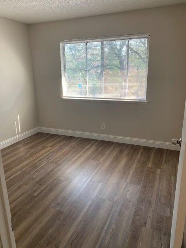 Building Photo - 5552 Keoncrest Cir