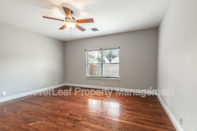 Building Photo - 106 Red Willow