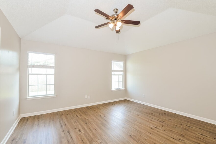 Building Photo - 6899 Gallop Dr