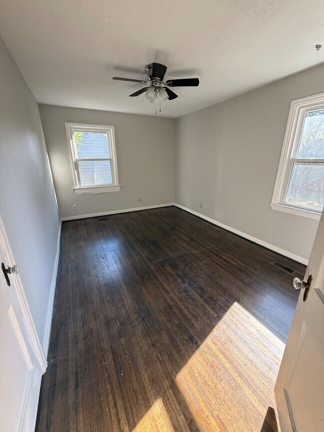 Building Photo - 5 Beverly Heights