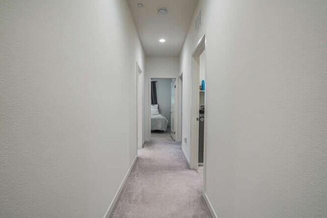 Building Photo - 110 Red Brick Dr