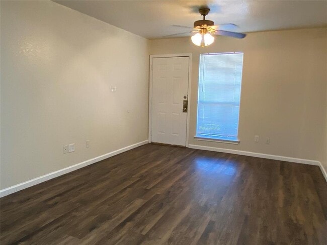 Building Photo - 1719 Short St