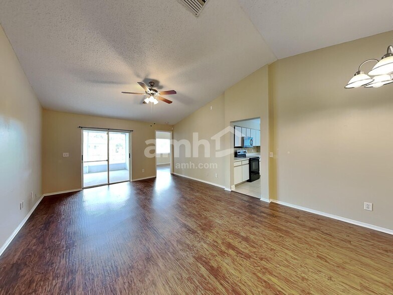 Building Photo - 12125 Buffington Ln