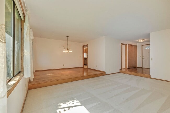 Building Photo - Single-Level Living Near South Hillsboro's Best Amenities