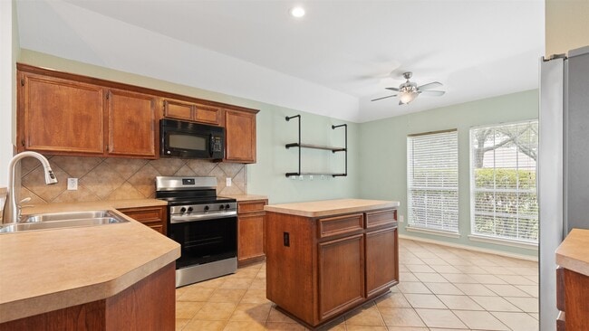 Building Photo - 22848 Lantern Hills Dr