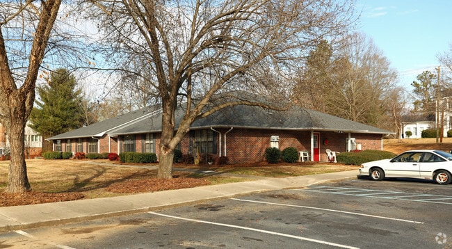 Building Photo - Chesterfield Villas