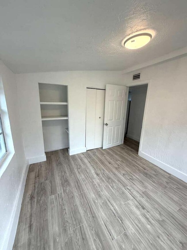 Building Photo - 326 NW 96th St