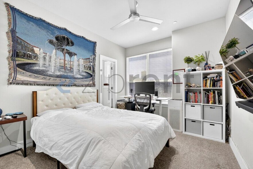 Building Photo - 4906 Live Oak St