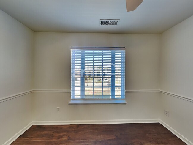 Building Photo - 6747 Thistle Down Dr