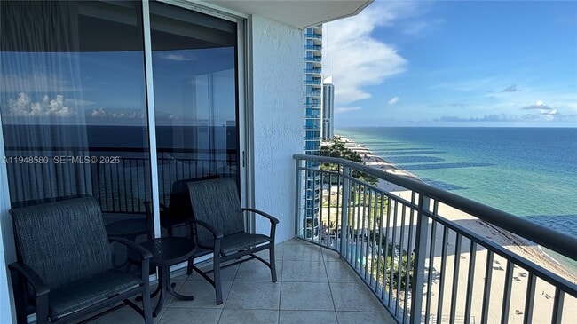 Building Photo - 17375 Collins Ave