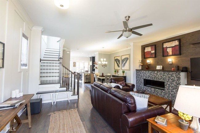 Building Photo - 3348 Turngate Ct
