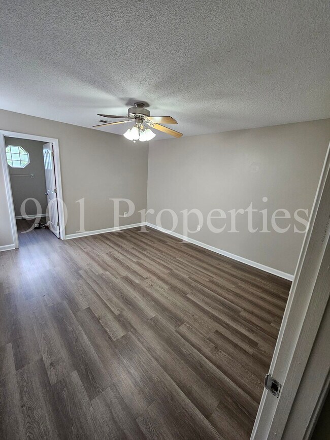 Building Photo - 6840 Wrigley Dr