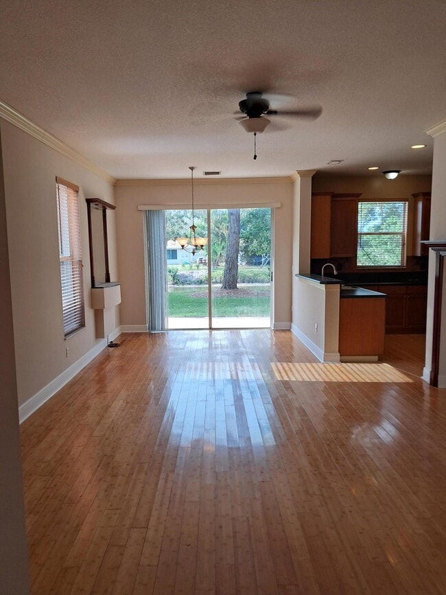 Building Photo - 265 River Bluff Ln