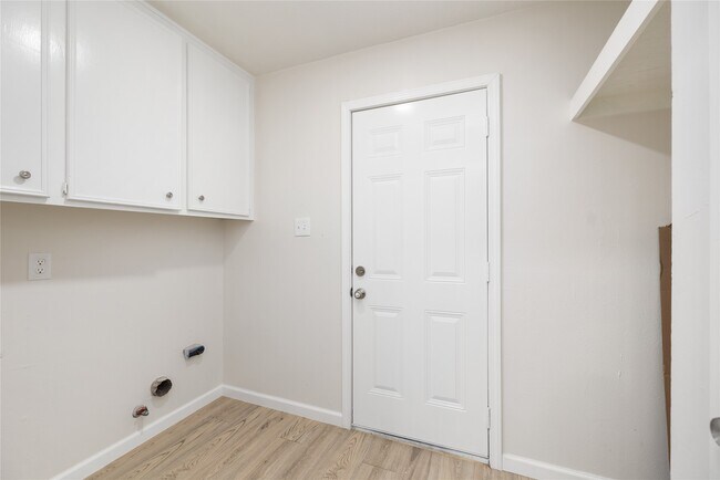 Building Photo - 24118 Spring Mill Ln