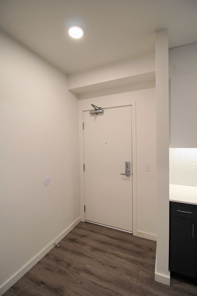 Building Photo - 2919 SE Division St