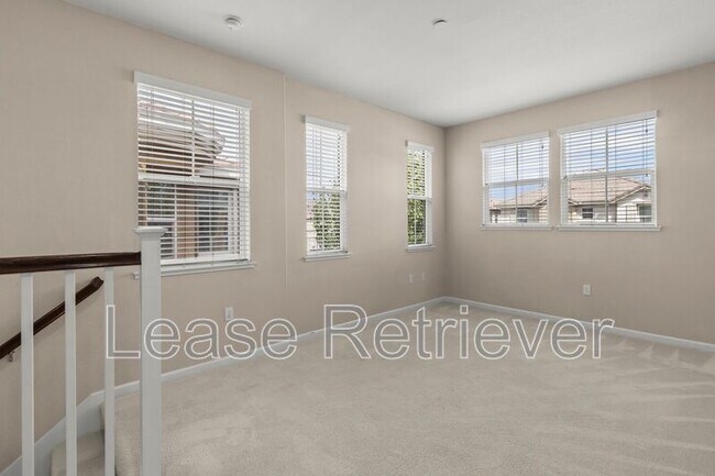 Building Photo - 2631 Clarita Dr