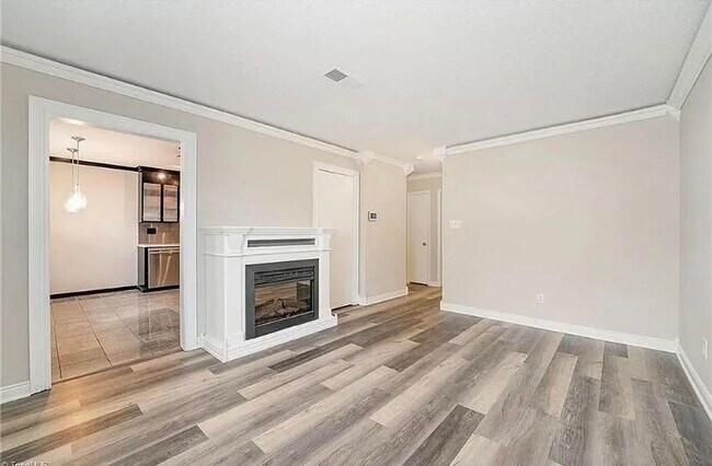 Building Photo - 1620 Windsong Ct