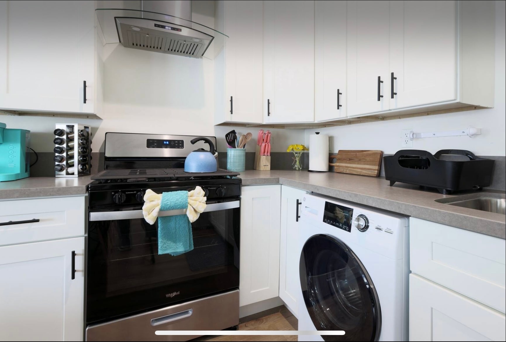 Building Photo - 2806 S Palm Grove Ave