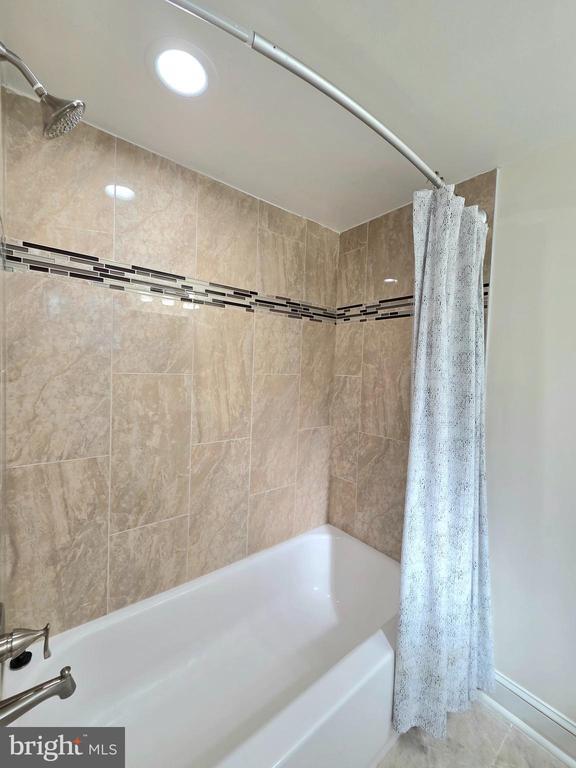 Building Photo - 2344 Hunter Pl SE