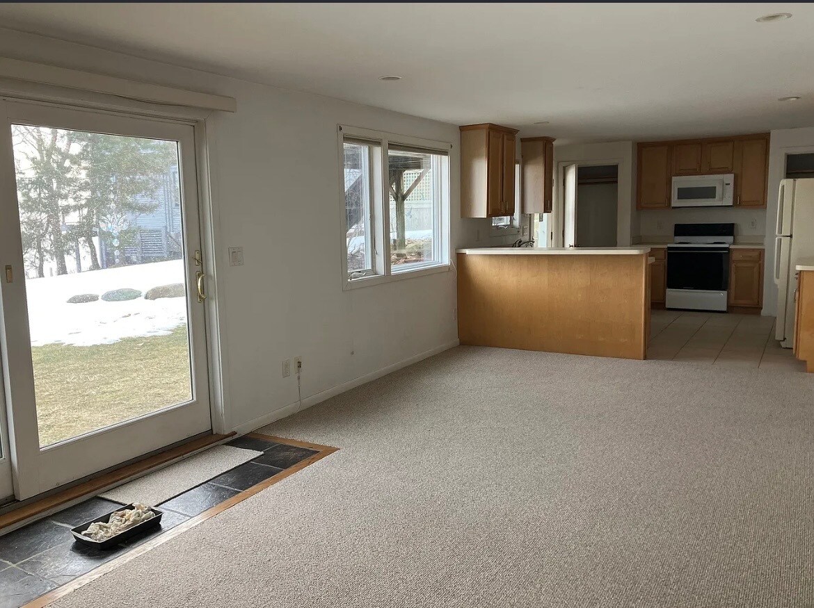 Building Photo - 12 Hesperus Cir