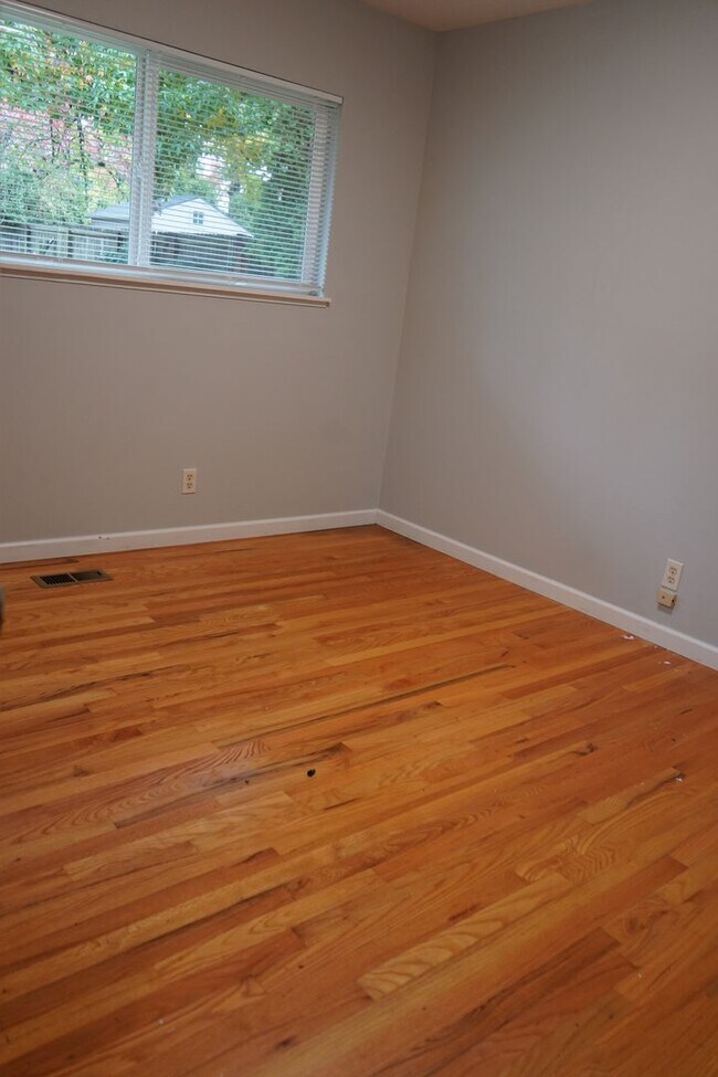 Building Photo - 7208 Mississippi Dr