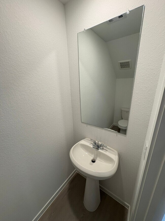 Building Photo - 16810 Great Highlands Dr